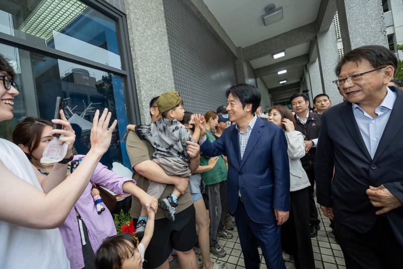 賴清德總統4日下午前往屏東出席「115年兒童節『包圍縣府，孩子作主』活動」