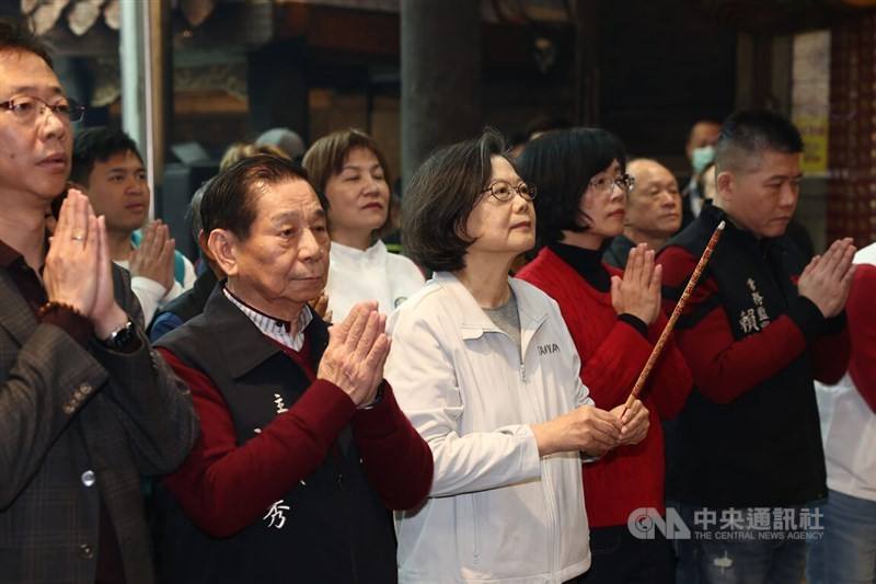 Former President Tsai Ing-wen (third left) holds a joss stick in observation of traditional rites in this CNA file photo for illustrative purposes
