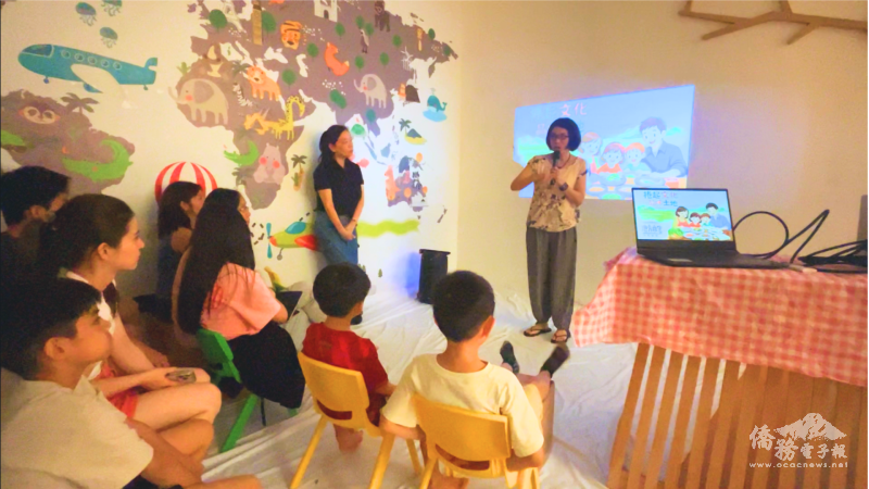 總領事陳慧芬化身歷史老師向孩子介紹清明節的由來