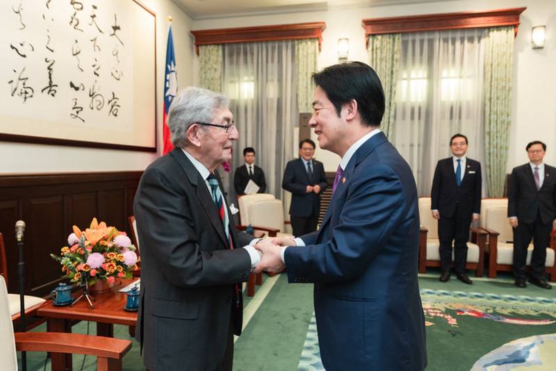 President meets Lord Rogan.