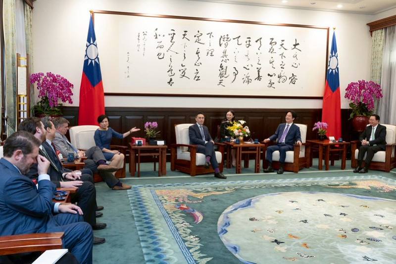 President Lai meets with a media delegation from the Global Taiwan Institute.