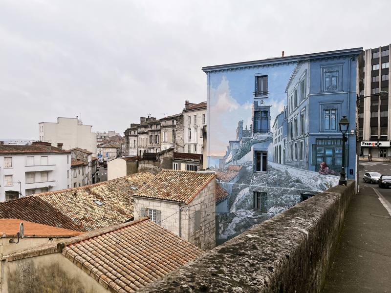 安古蘭小鎮上，處處可見由漫畫大師繪製的漫畫作品。圖片提供／陳怡靜