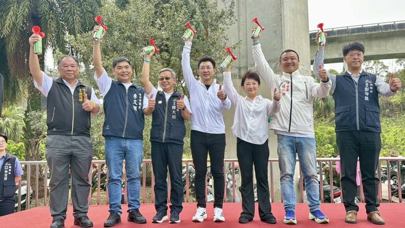 內政部國土署長陳俊雄9日出席臺中市「甲埔大道-健康齊步健行」活動