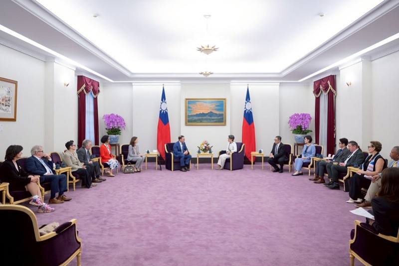 蕭美琴副總統9日下午接見「加拿大聯邦參議員訪問團」