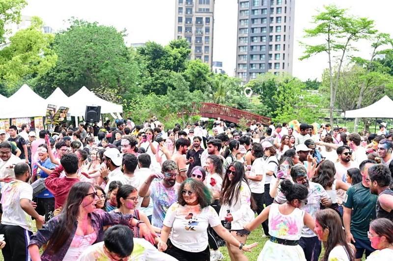 Holi celebration attendees gather inside Taipei's Hakka Cultural Park to observe the Hindu festival on Saturday. Photo courtesy of the India Taipei Association