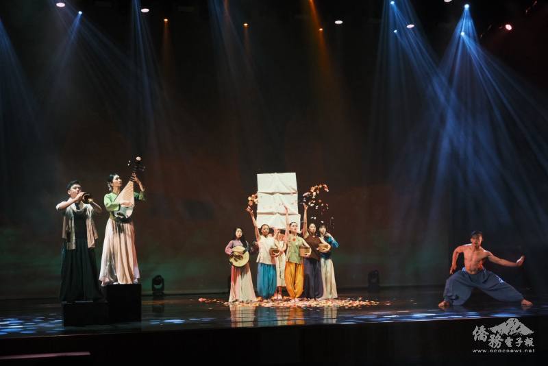 當代樂坊融合音樂、舞蹈戲劇與環境劇場的跨感官演出，讓觀眾耳目一新，精湛演出獲得在場觀眾熱烈好評