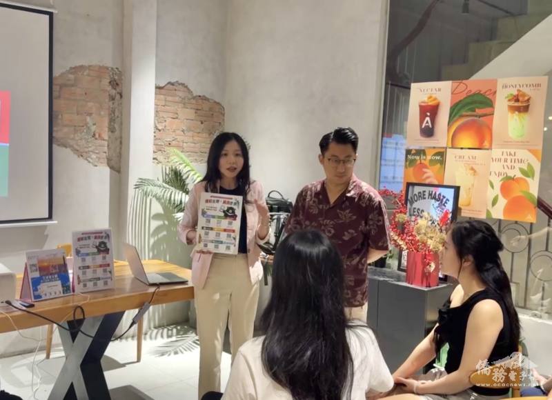 駐胡志明市辦事處僑務組秘書陳珮語推廣僑委會九大社群平臺，及「全球華文網」數位學習資源