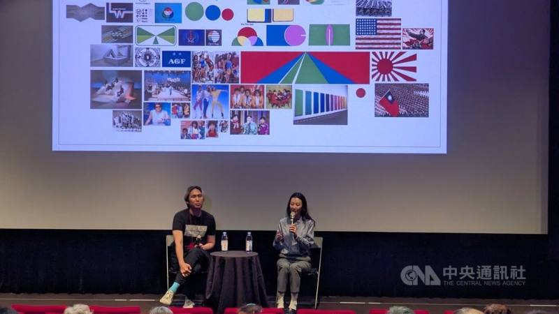 藝術家蘇匯宇（左）12日出席「三廳電影」映後訪談，分享經過台北當代藝術館、哥倫比亞波哥大美術館後的電影製作過程。