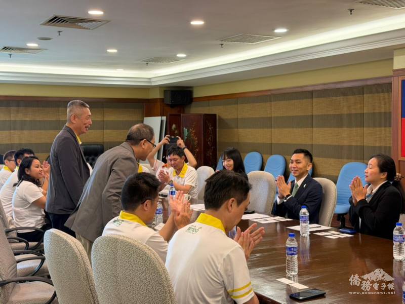 參訪團員拜會駐馬來西亞代表處交流情形