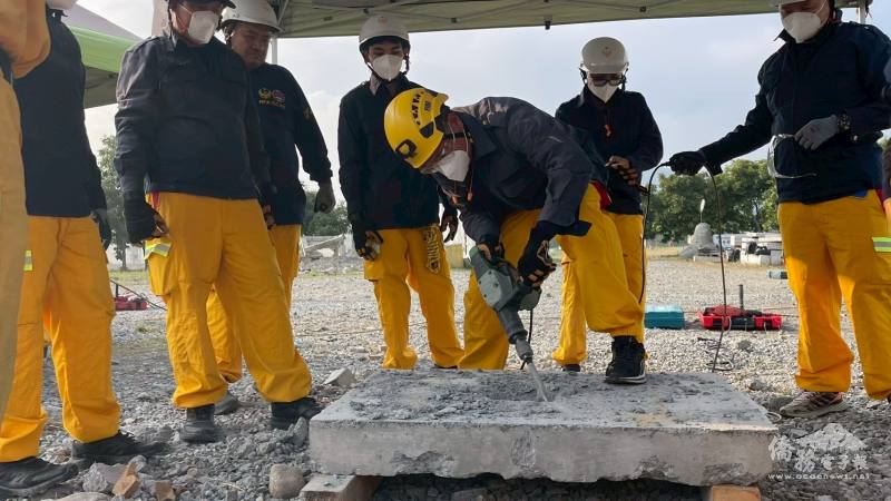 地震搜索救援訓練