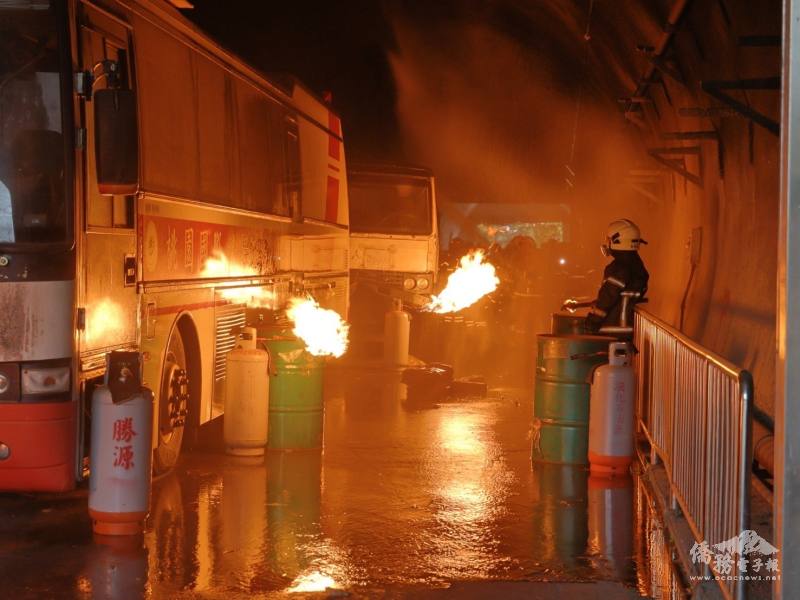 隧道或捷運搶救情境操作訓練