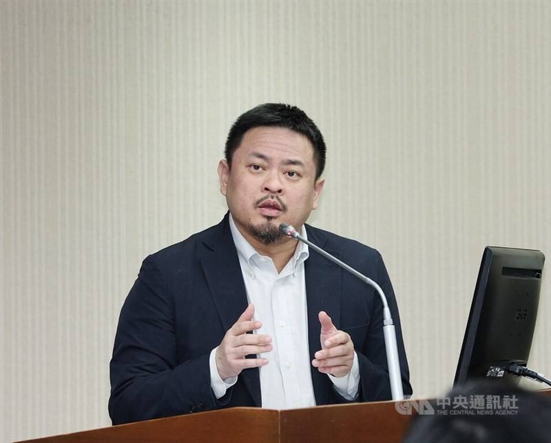 Minister of Labor Hung Sun-han.