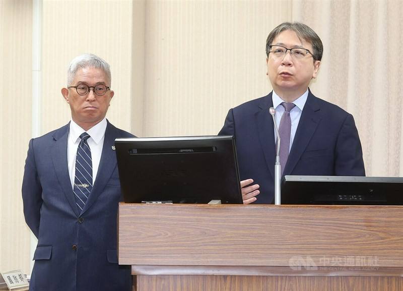 National Security Bureau Director-General Tsai Ming-yen (right) and Vice Defense Minister Hsu Szu-chien (left) attend a hearing of the Legislative Yuan’s Foreign Affairs and National Defense Committee on Monday.