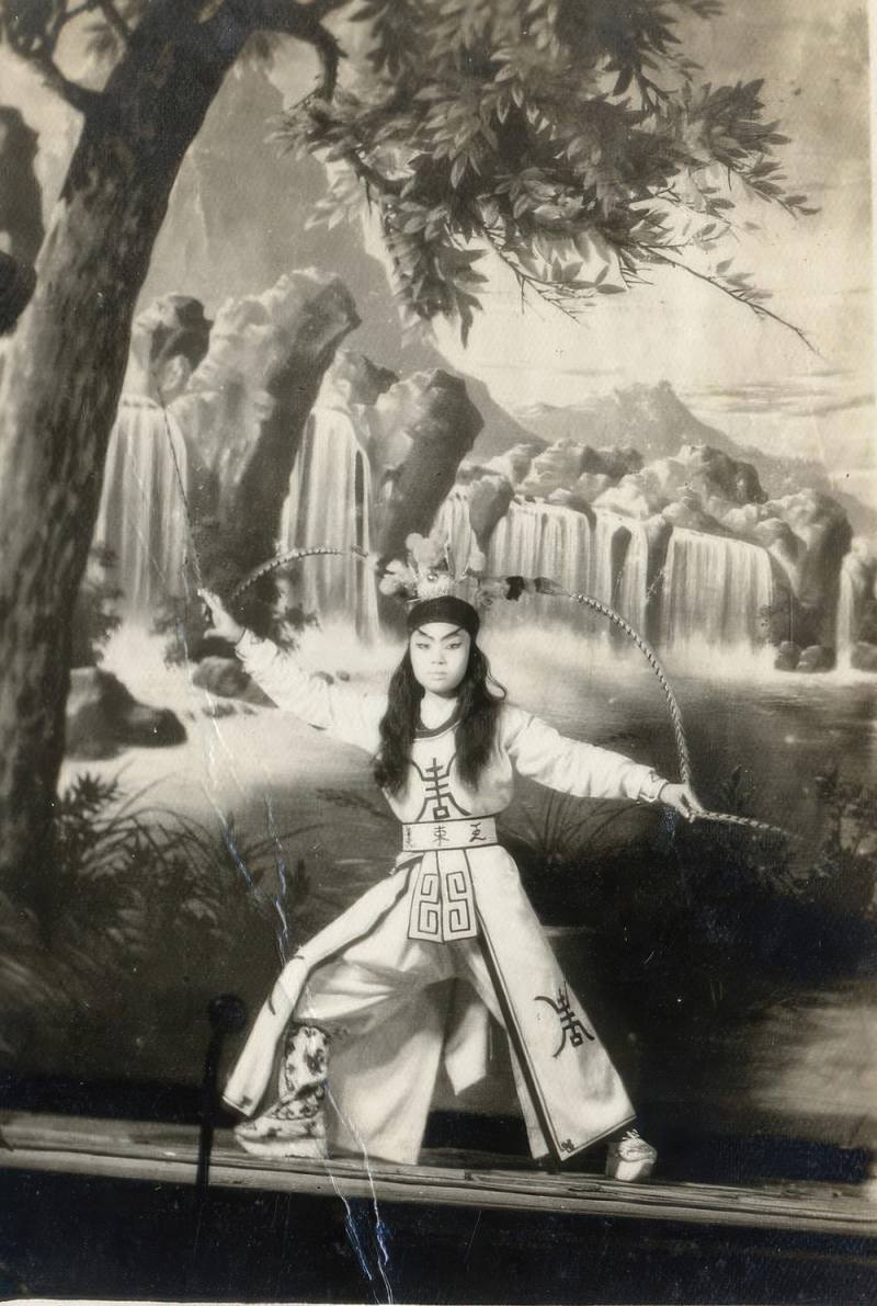 王束花演出《呂布戰三英》。（民權歌劇團 提供）