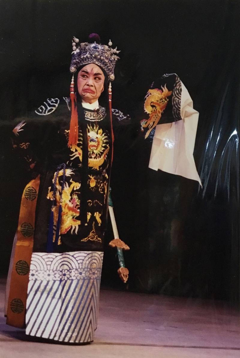 王束花於《九曲橋》中飾郭槐。（民權歌劇團 提供）