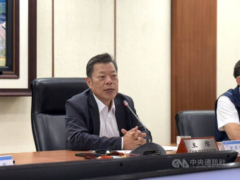 台水公司13日舉行「守護飲水安全 建構全流程水質監控」記者會，董事長李嘉榮說明台水水質把關精進作為。