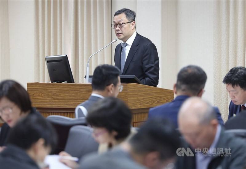Deputy Foreign Minister Chen Ming-chi (back center). CNA photo