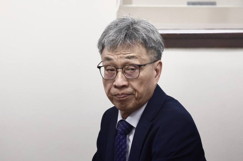 南投縣政府規劃在名間鄉設置垃圾處理再生能源中心，農業部長陳駿季（圖）16日在立法院接受媒體訪問指出，目前未收到地方政府農地變更申請，不過他強調，名間鄉為手搖飲茶葉主要來源，也是石虎與穿山甲活動熱區，呼籲地方政府相關決策時考量農業、動保影響。