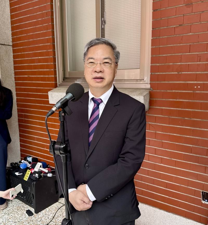 伊朗揚言，若美國繼續封鎖港口，將阻擋紅海等重要航道。經濟部長龔明鑫16日在立法院受訪時表示，伊朗揚言內容能否做到，尚須觀察，目前並無實際作為；由於荷莫茲海峽部分尚有爭議，能源調貨主要仍是從紅海。