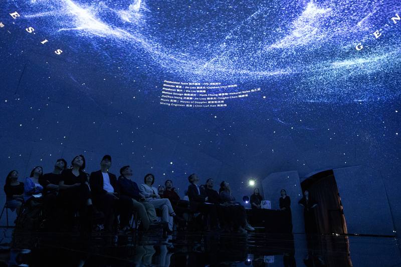 台灣當代文化實驗場16日舉行C-LAB穹頂劇場「FUTURE VISION LAB 2026」實驗展演計畫宣告記者會，率先體驗沉浸式穹頂影像美學，未來也將於18日至6月7日連續8個週末在台灣當代文化實驗場東草坪進行展演。