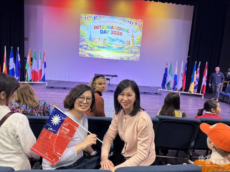 郭淑貞與國際長Jessica Liu出席Surrey Christian School第一屆國際日