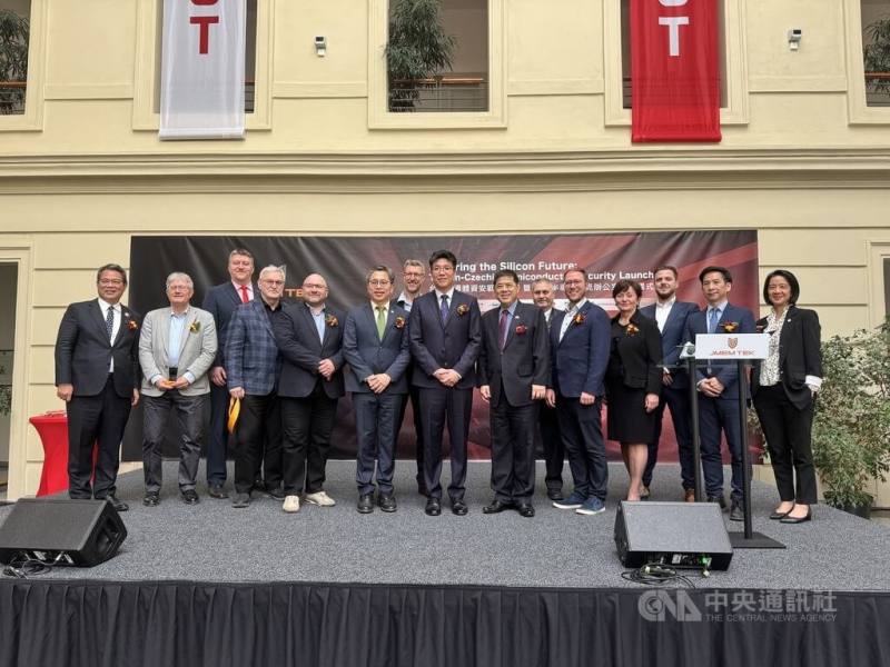台灣半導體資安解決方案公司振生半導體（Jmem Technology s.r.o.）17日舉辦捷克辦公室開幕儀式，匯聚來自台捷兩國的政府官員、學術領袖與產業專家