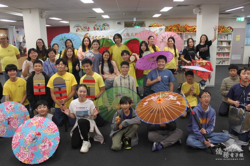 精彩呈現桃花過渡，演繹客家舞蹈