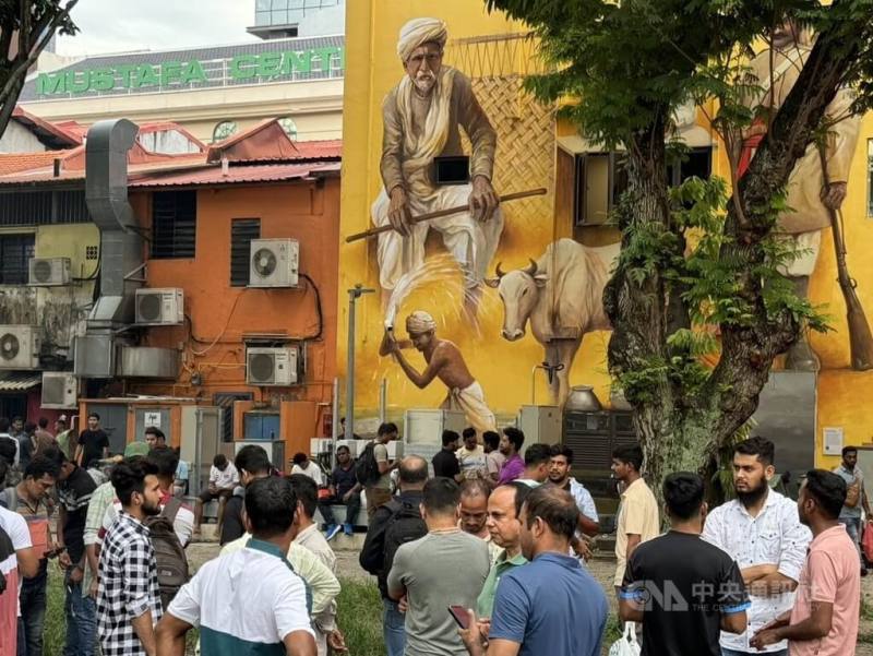 新加坡對全球人才持相對開放立場，隨著產業持續擴張、人力需求不斷提升，為確保勞動市場穩定與社會秩序，新加坡建立嚴謹的外籍移工管理制度