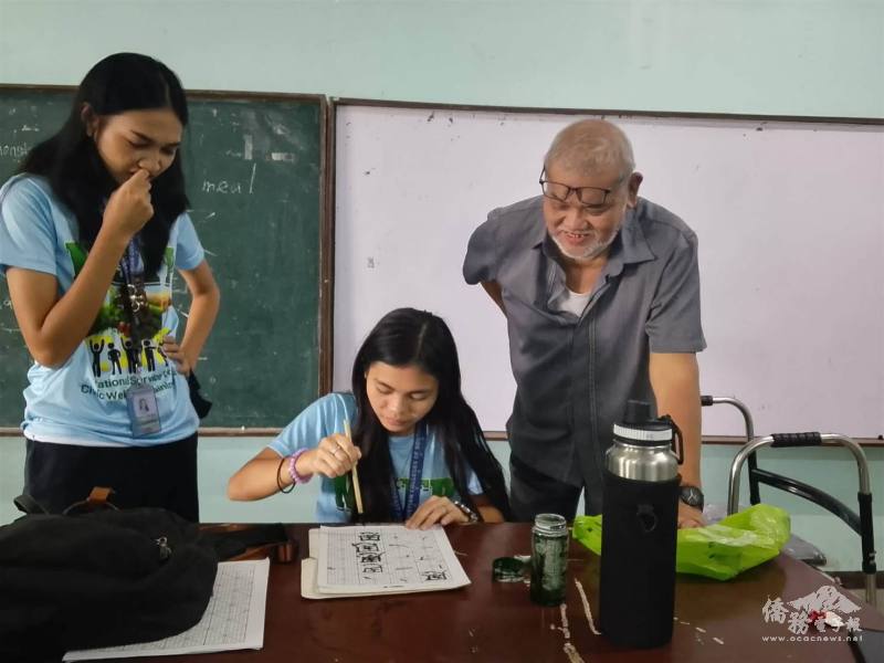 講師胡懷恩現場教學