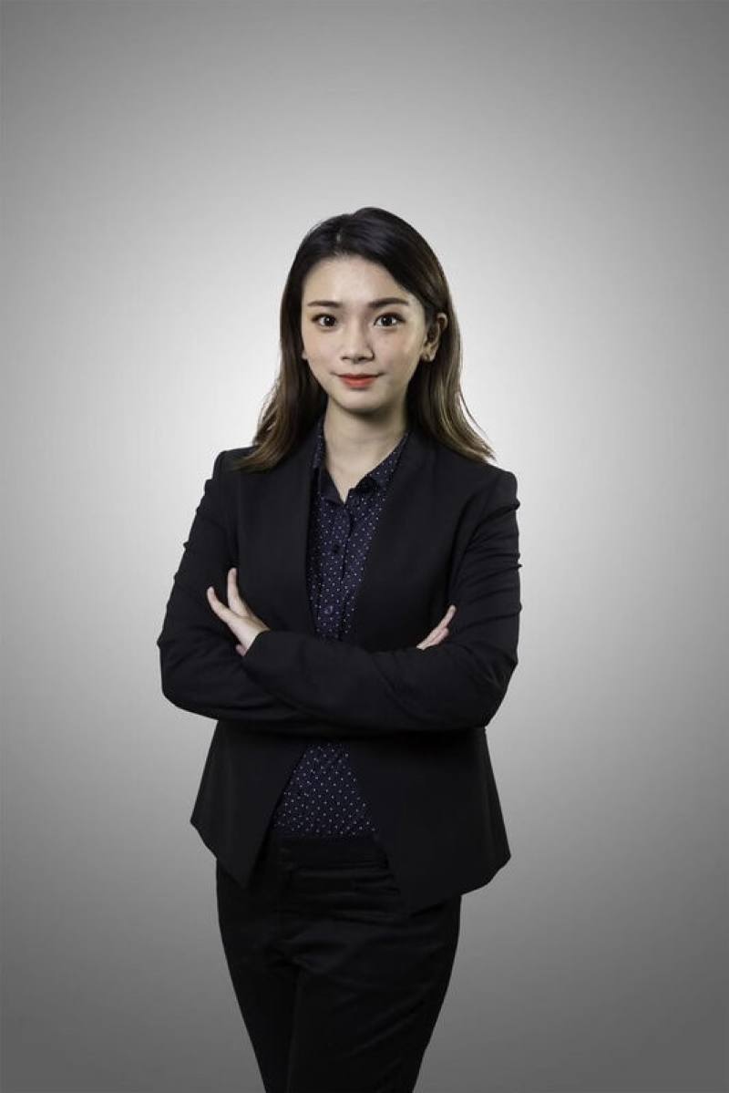 律師王心婕（圖）提醒，假投資案件通常都會設假網站、假平台，因為名稱可以一直改，也難以一一判斷真偽，建議「網友推薦平台」一律都不要使用。（王心婕提供）