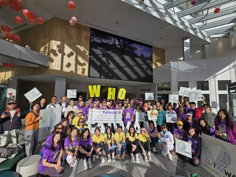 駐溫哥華辦事處員眷和大溫地區僑團民眾組織「台灣隊」參加溫哥華太陽長跑，這是加拿大規模最大的10公里路跑活動，透過高曝光度活動呼籲加拿大支持台灣加入世界衛生組織（WHO）。