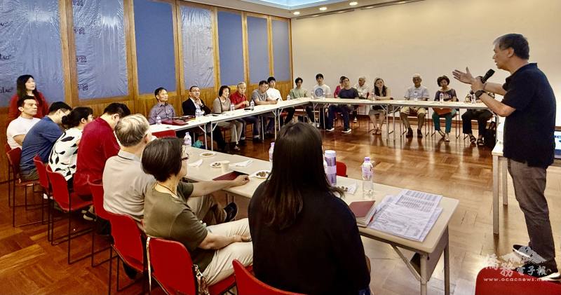 秘書長劉崇榮說明籌備進度，進行工作討論