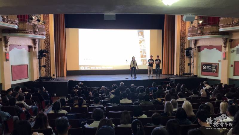 波士頓臺灣同鄉會會長楊慧雅 (中) 開場歡迎大家