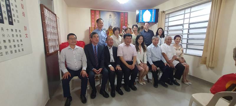 主任委員蔡宏卿與處長朱怡靜伉儷、主任尤正才，與全體參加會貴賓合影