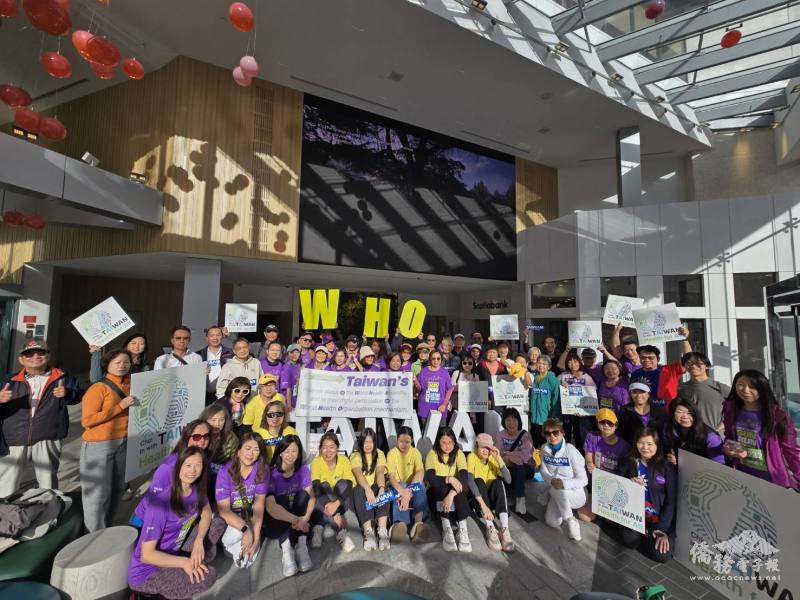 FASCA溫哥華分會學員首次參加Vancouver Sun Run，與Team Taiwan一同開心合影，展現青春活力