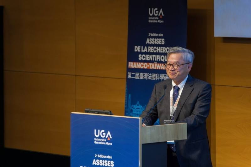 第2屆台法科學研究會議於台灣時間4月20日至21日在法國格瑞諾布（Grenoble）舉行，國科會主委吳誠文表示，台法科研合作關係逾30年，已簽署多項科研合作協議，並建立完善的科研補助與交流機制。（國科會提供）