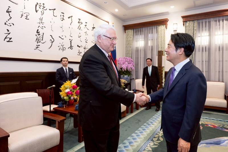 賴清德總統21日上午接見2026年「戰略暨國際研究中心」（CSIS）訪問團