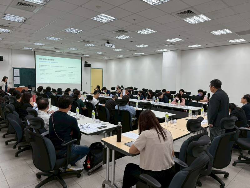 臺灣大學康正男教授說明115年臺灣水域運動領航計畫目標與策略，尋求合作機制