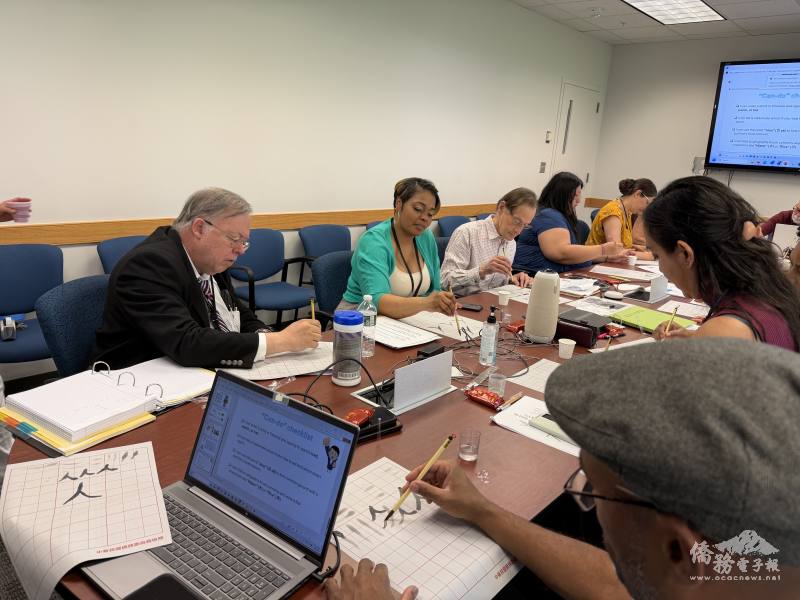 學員從筆畫輕重、運筆速度到呼吸節奏，體會書法不僅是視覺藝術，更是身心合一的文化實踐