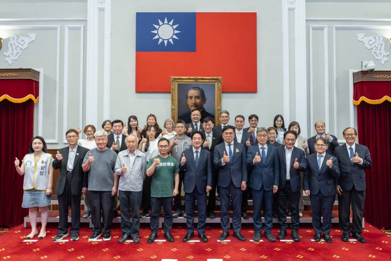 總統與「2026第23屆全國NGOs 環境會議環保團體代表」合影