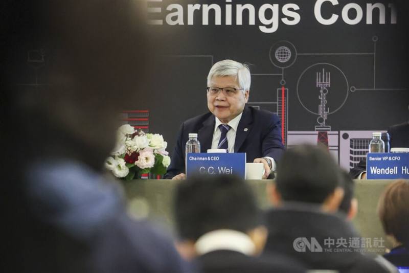 台積電董事長魏哲家（後）。（中央社檔案照片）