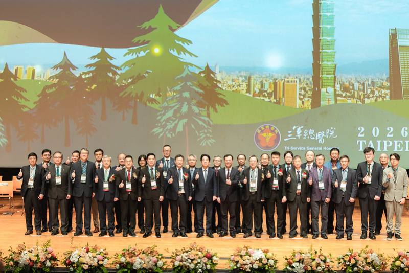 總統與出席人員合影