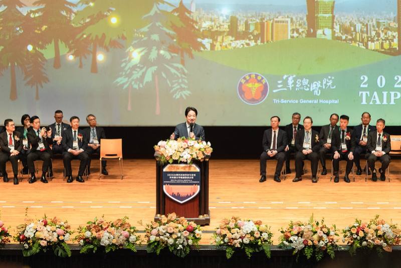 賴清德總統今（25）日上午出席「2026台灣外科醫學會年會暨外科聯合學術國際研討會」開幕式