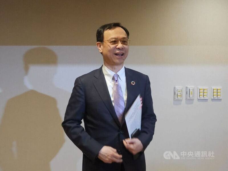 台灣臨終病人死亡品質居亞洲第一，衛生福利部長石崇良（圖）26日表示，持續提升在家善終可近性，同時加成給付鼓勵安寧緩和療護團隊，預計今年發放首波獎勵