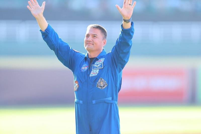 台灣出生的美國太空總署（NASA）太空人林琪兒（圖）26日替中職樂天桃猿開球，他表示曾執行兩次太空飛行，「但開球大概是我經歷過最可怕的事。」（樂天桃猿提供）