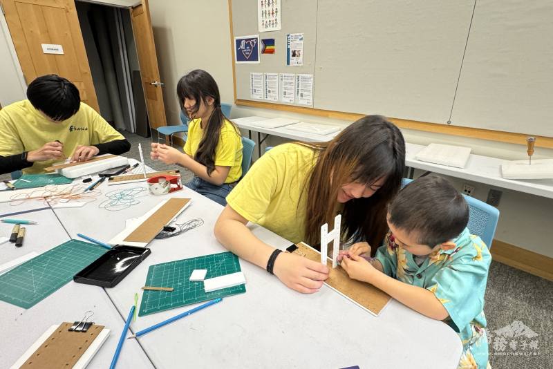 FASCA學員攜手小朋友共同製作斜張橋模型