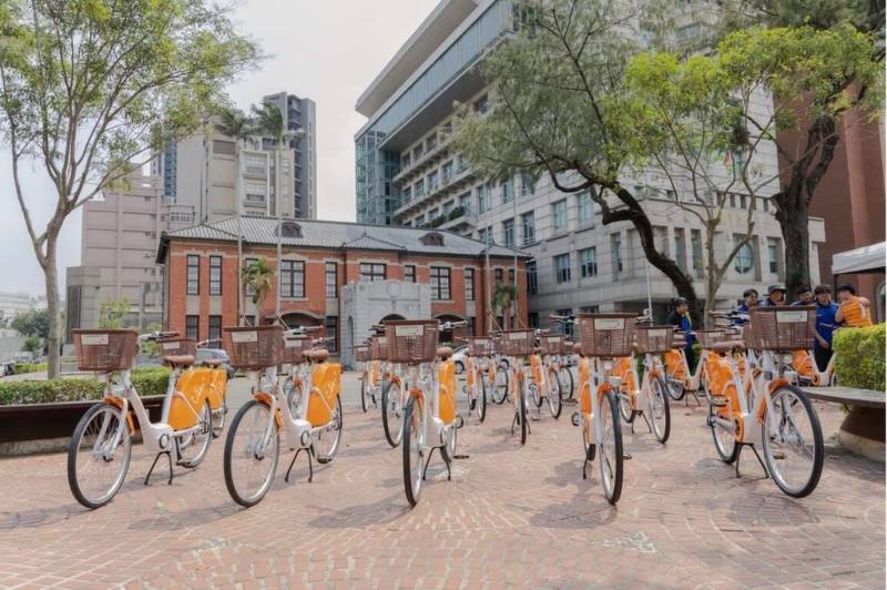 新竹市政府表示，轄內在推動YouBike前30分鐘租借補助政策後，使用周轉率大幅提升，最高單日使用次數破萬，27日再投入250輛新車，打造綠色通勤生活圈。（新竹市政府提供）