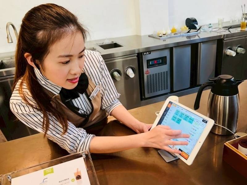 高雄市經濟發展局表示，115年度「促進產業發展投資補助」啟動，補助總額達新台幣1億元，申請門檻為新增投資達3000萬元或新增聘用30名本國勞工。（高雄市經發局提供）