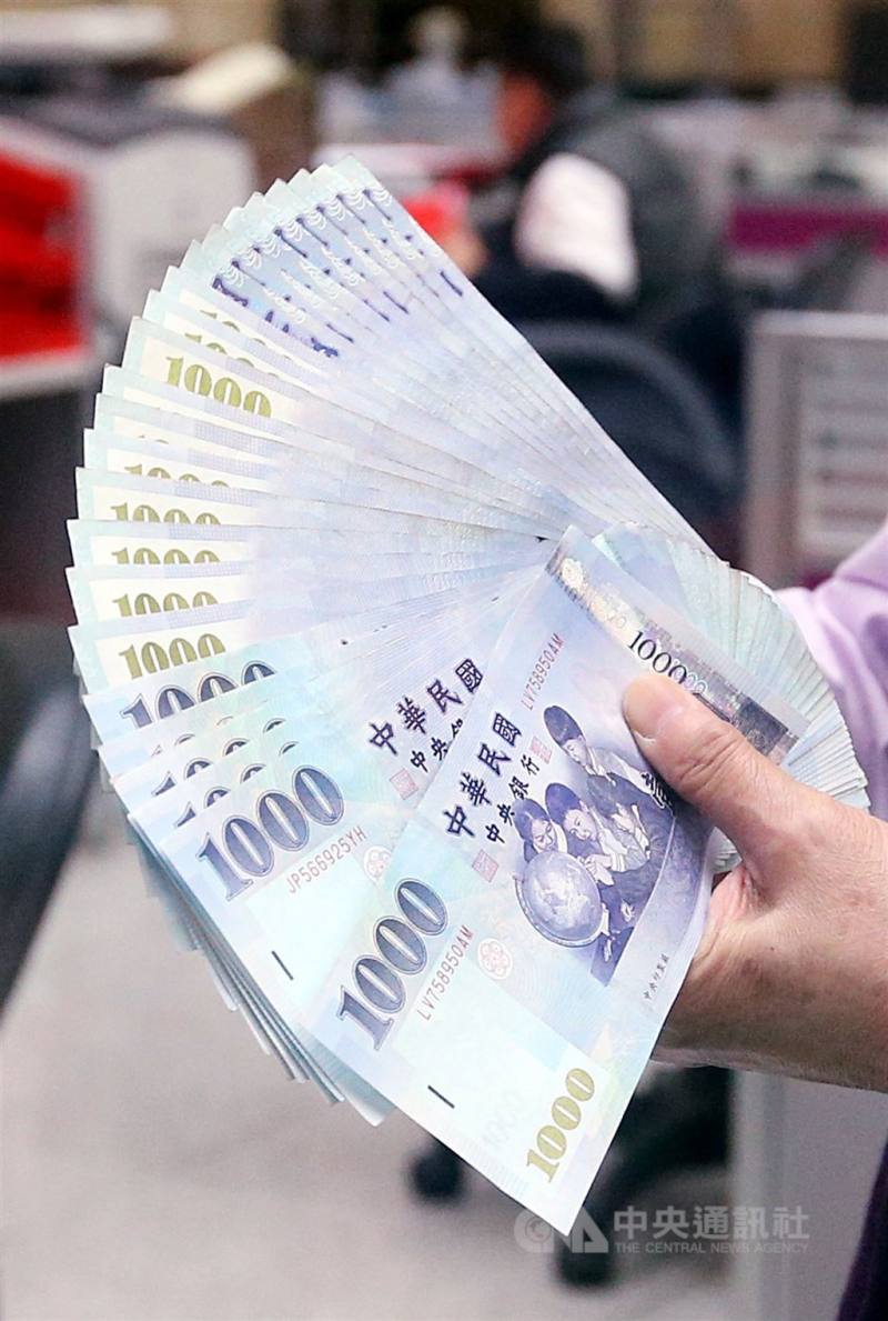 金管會統計，本國銀行截至3月底對新南向國家授信餘額為新台幣2兆1818億元，月增847億元。