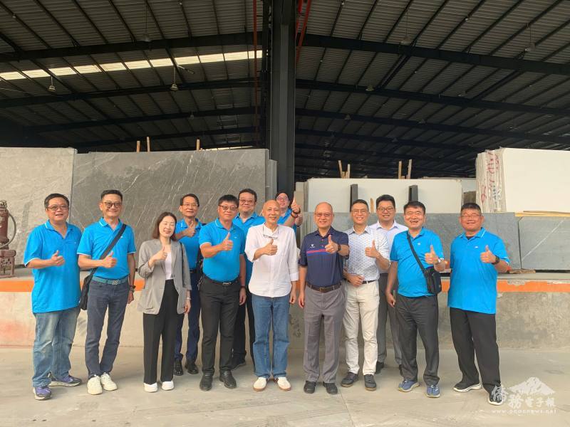 參訪團及企業合影留念